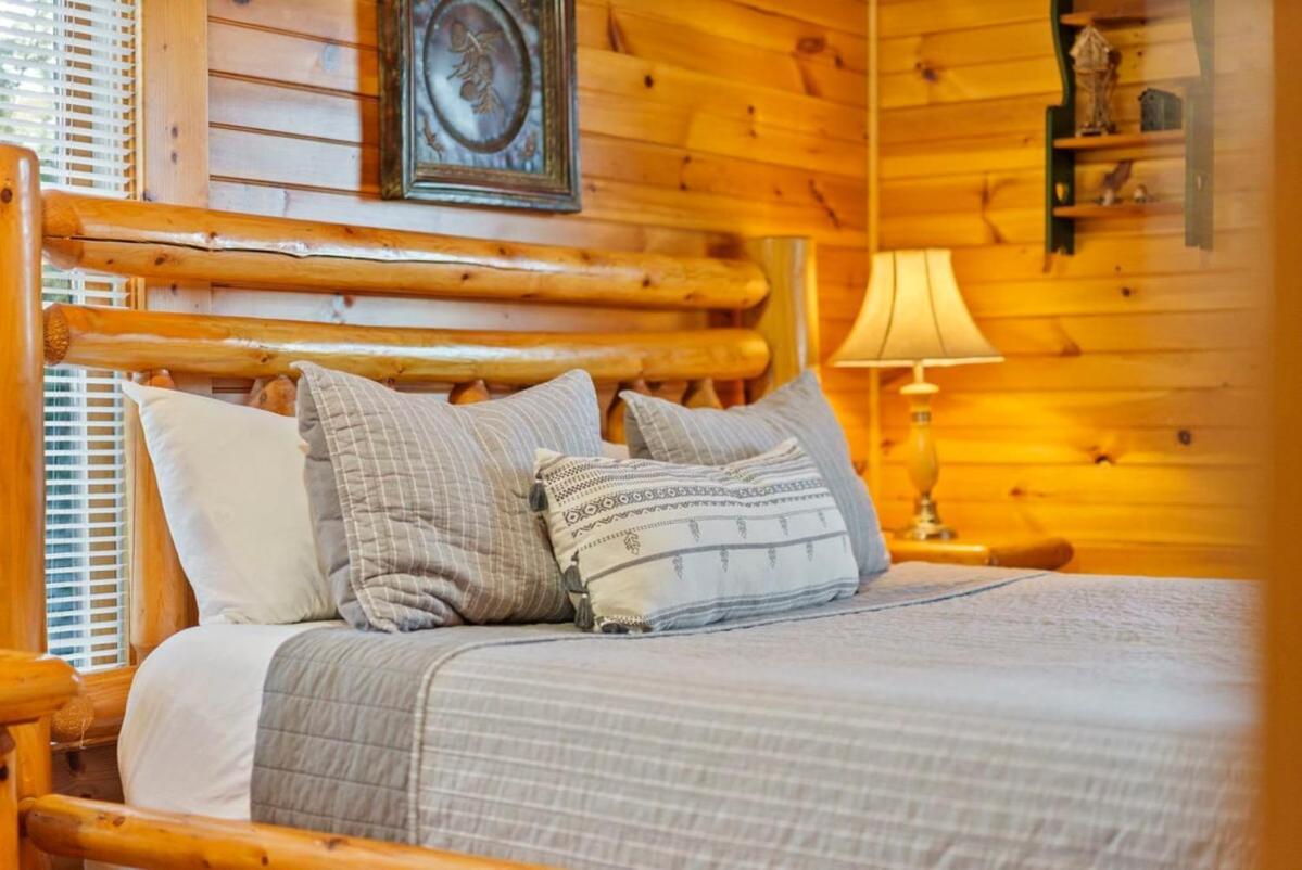Stunning Mountain Cabin W Hot Tub Gatlinburg Ngoại thất bức ảnh